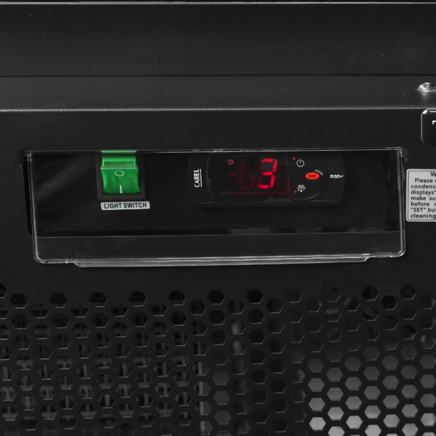 Elegant and energy-efficient display cooler Atom Maxi C1DBB