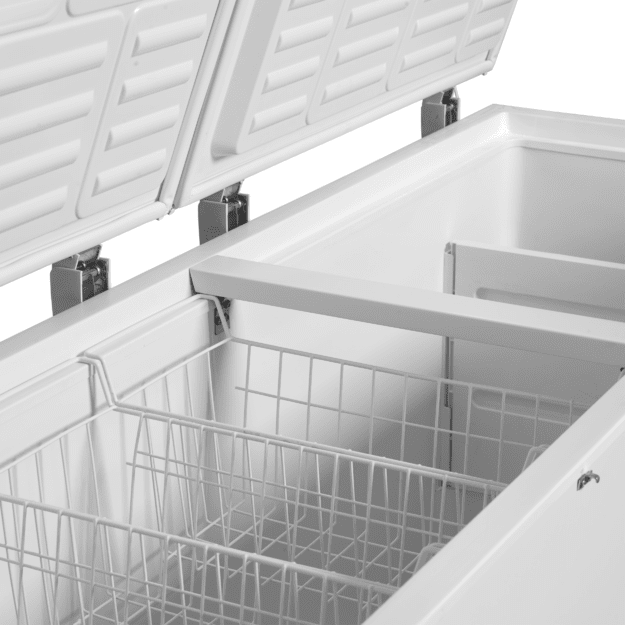 Chest freezer with two-piece lid FR606S SL